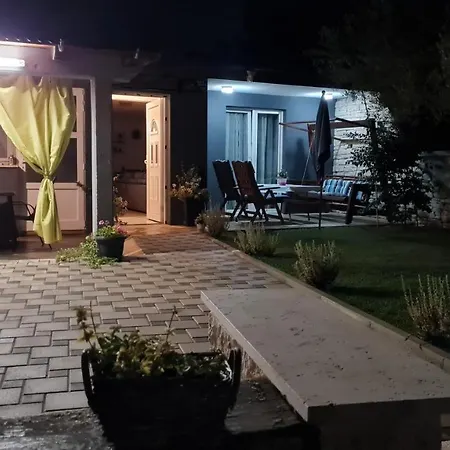 A24-house Semesterbostad