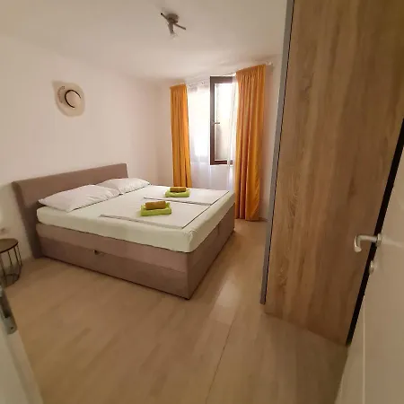 A24-house Semesterbostad *