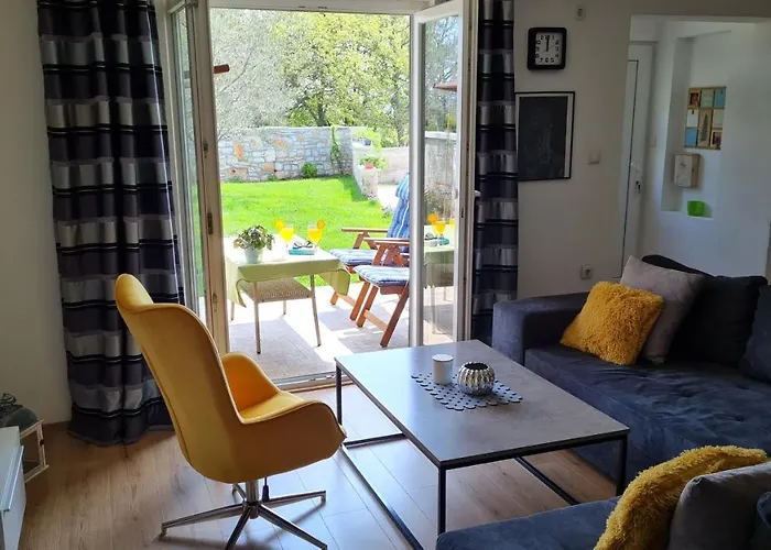 A24-house Vikendica *